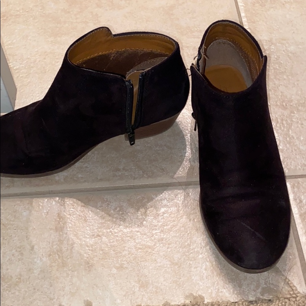 Black heeled booties